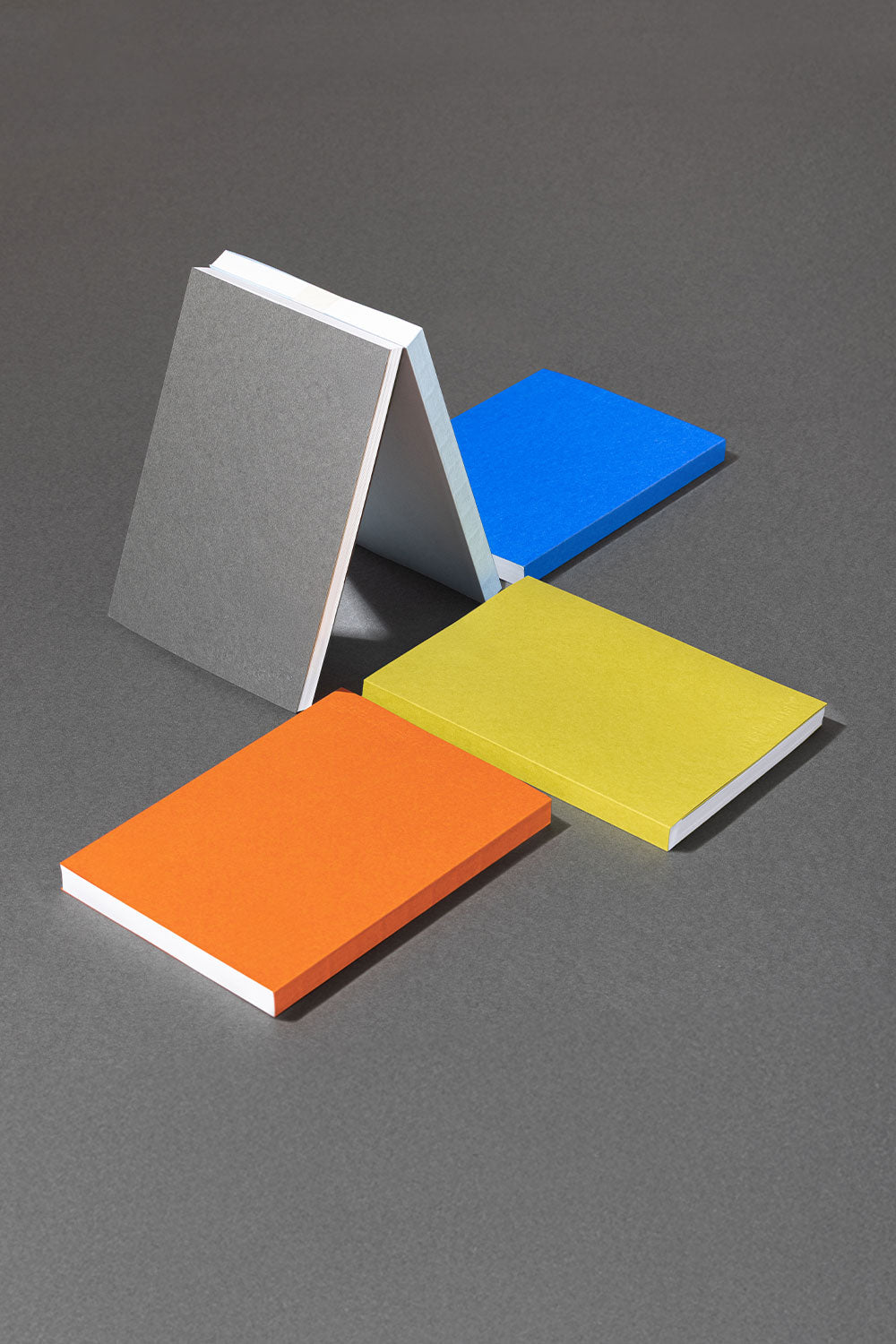 Cuaderno Naked Hojas Punteadas Chartreuse